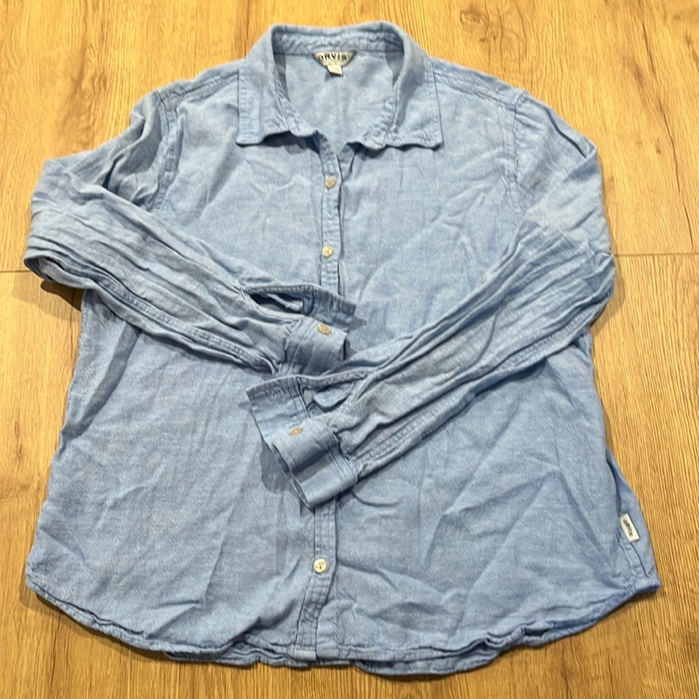 Orvis Linen Button Up
Size - Large
Color - Blue